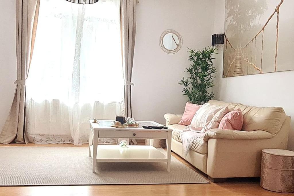 Апартаменти Magnolia 2Bdr Apt Piata Romana- Piata Victoriei Бухарест Екстер'єр фото
